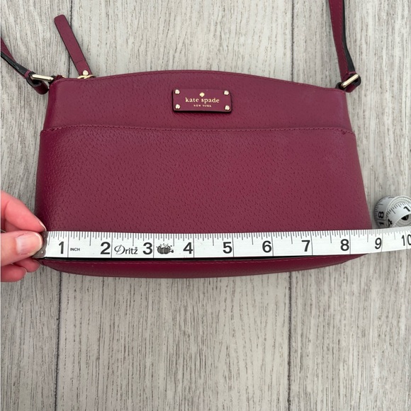 Kate Spade shoulder bag in burgundy wine. EUC. - Picture 10 of 12